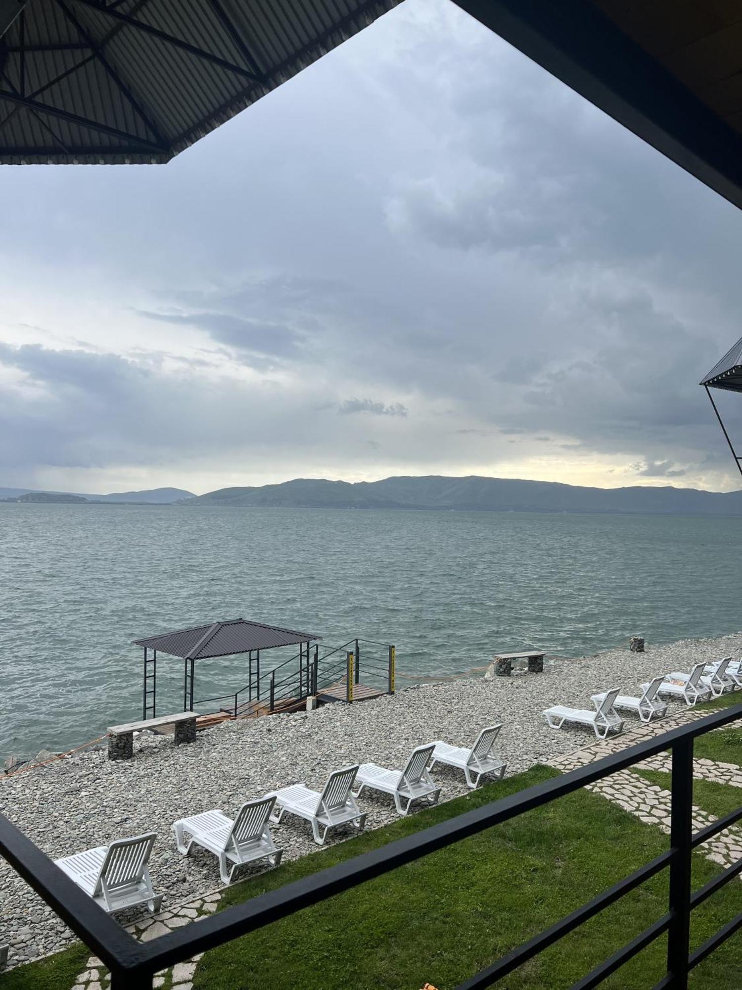 Altitude 1900 Dive Resort Chambarak Exterior foto